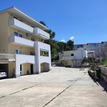 Apartmani Josipa Baška Voda المظهر الخارجي الصورة