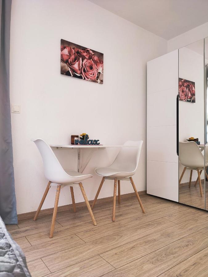 Apartmani Josipa Baška Voda المظهر الخارجي الصورة