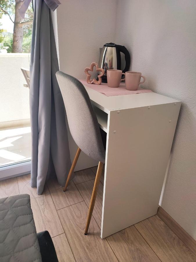 Apartmani Josipa Baška Voda المظهر الخارجي الصورة
