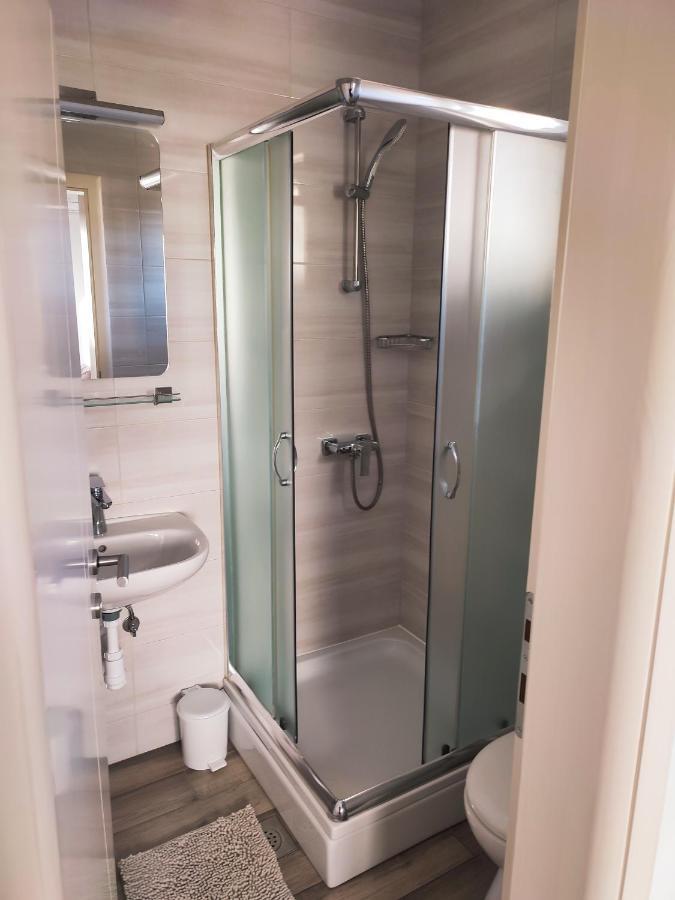 Apartmani Josipa Baška Voda المظهر الخارجي الصورة