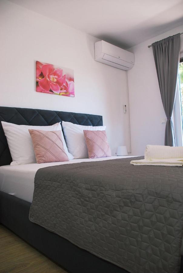 Apartmani Josipa Baška Voda المظهر الخارجي الصورة
