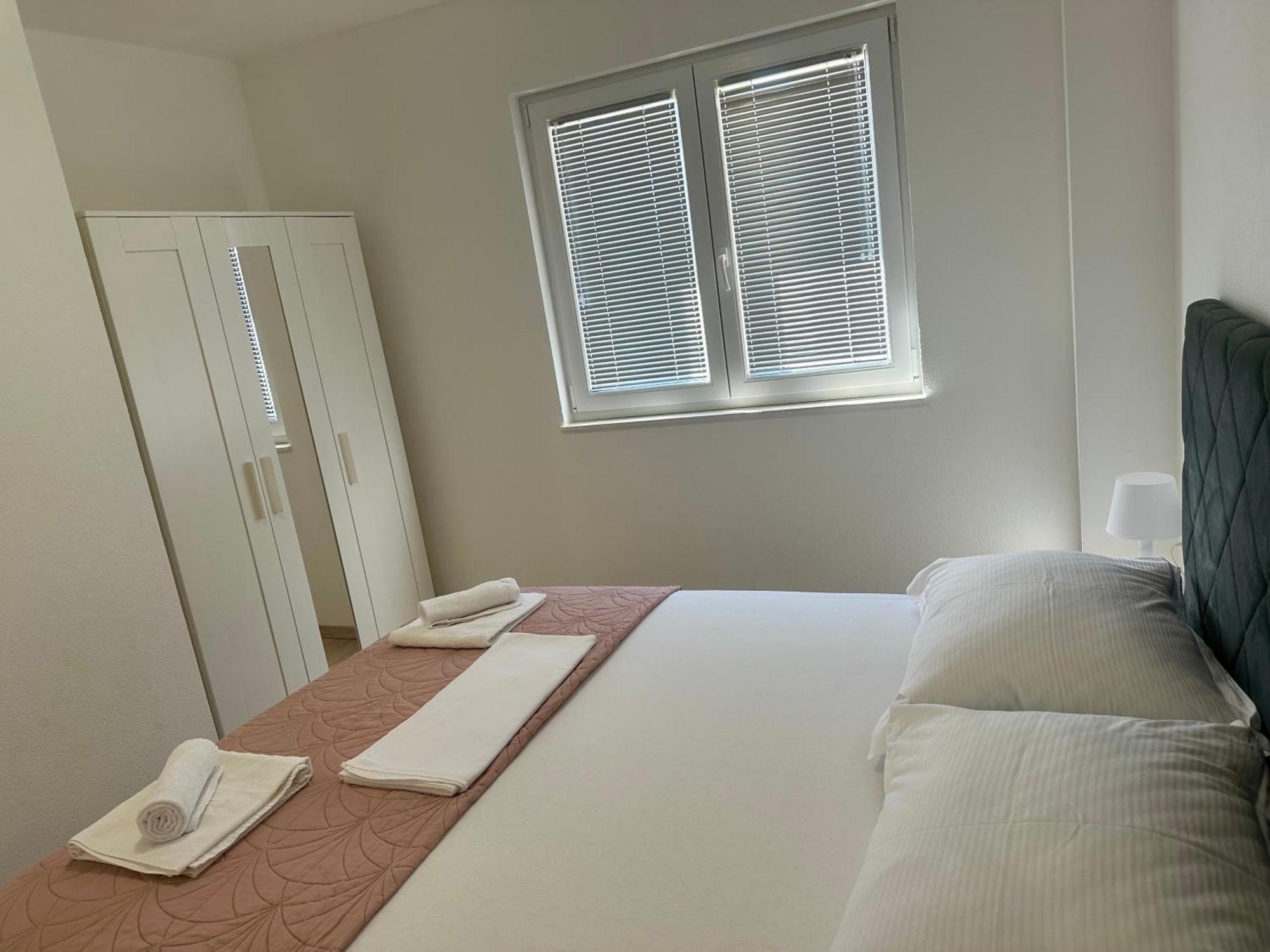 Apartmani Josipa Baška Voda المظهر الخارجي الصورة