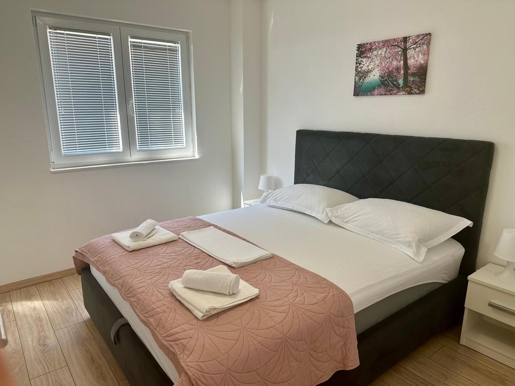 Apartmani Josipa Baška Voda المظهر الخارجي الصورة
