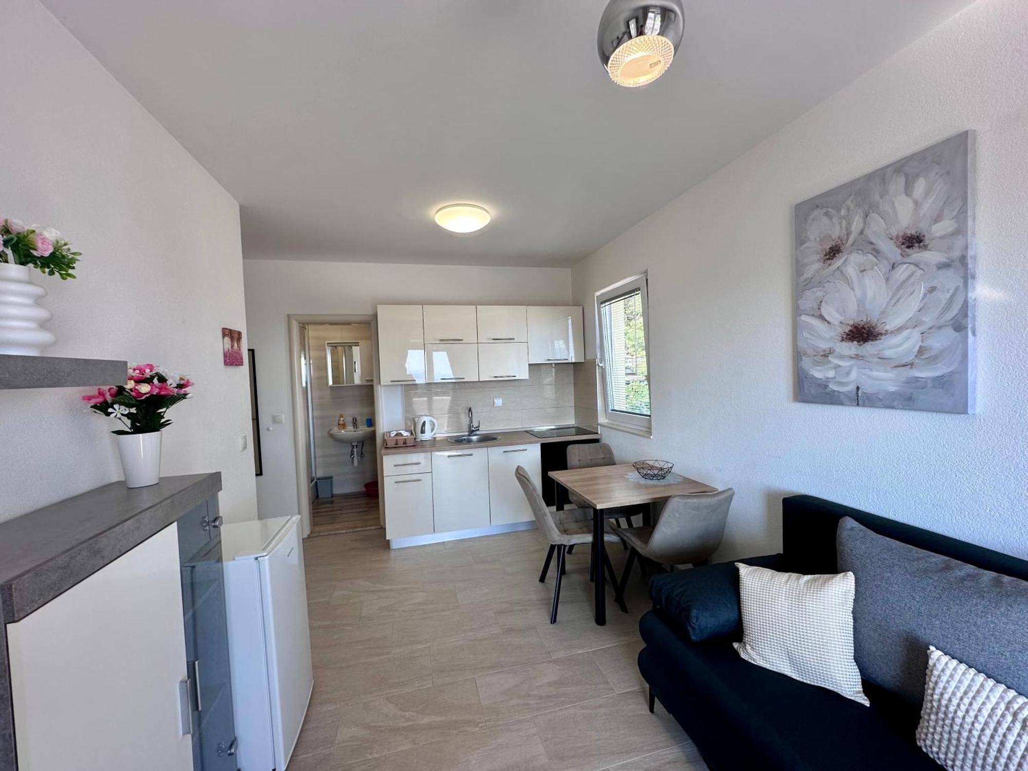 Apartmani Josipa Baška Voda المظهر الخارجي الصورة